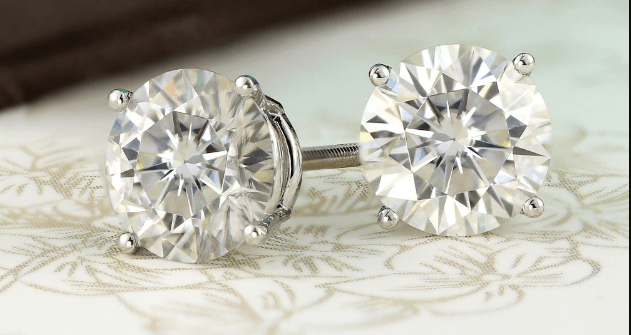 Diamond Earrings: A Gift She'll Cherish Forever